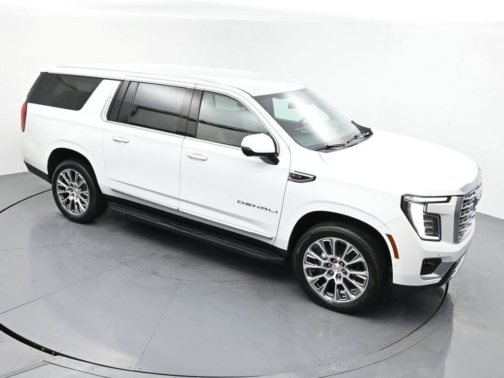 Used 2025 GMC Yukon XL Denali AWD/4WD image 26