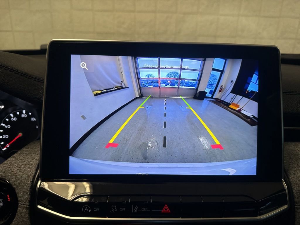 Used 2023 Jeep Compass Latitude image 11