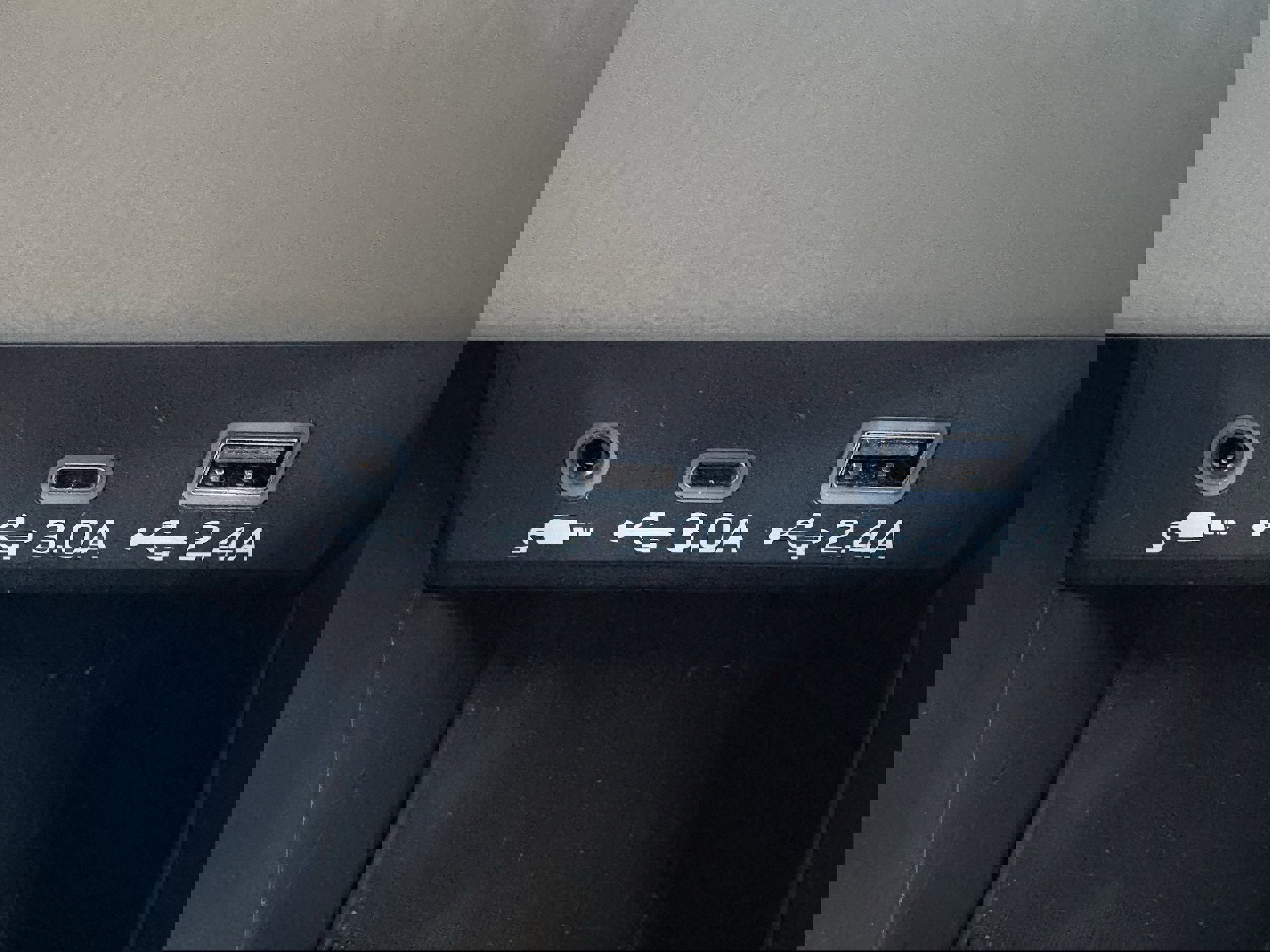 Certified 2025 Subaru Outback Premium image 23