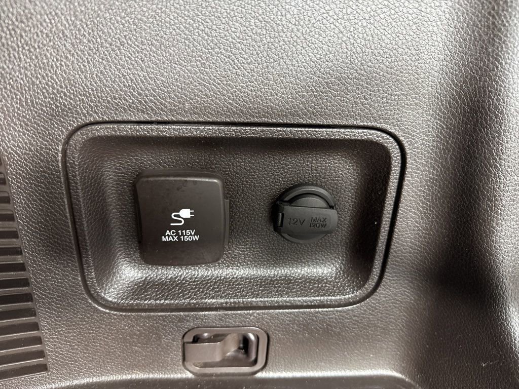 Used 2013 Hyundai Santa Fe Limited w/ Technology Pkg FWD image 34