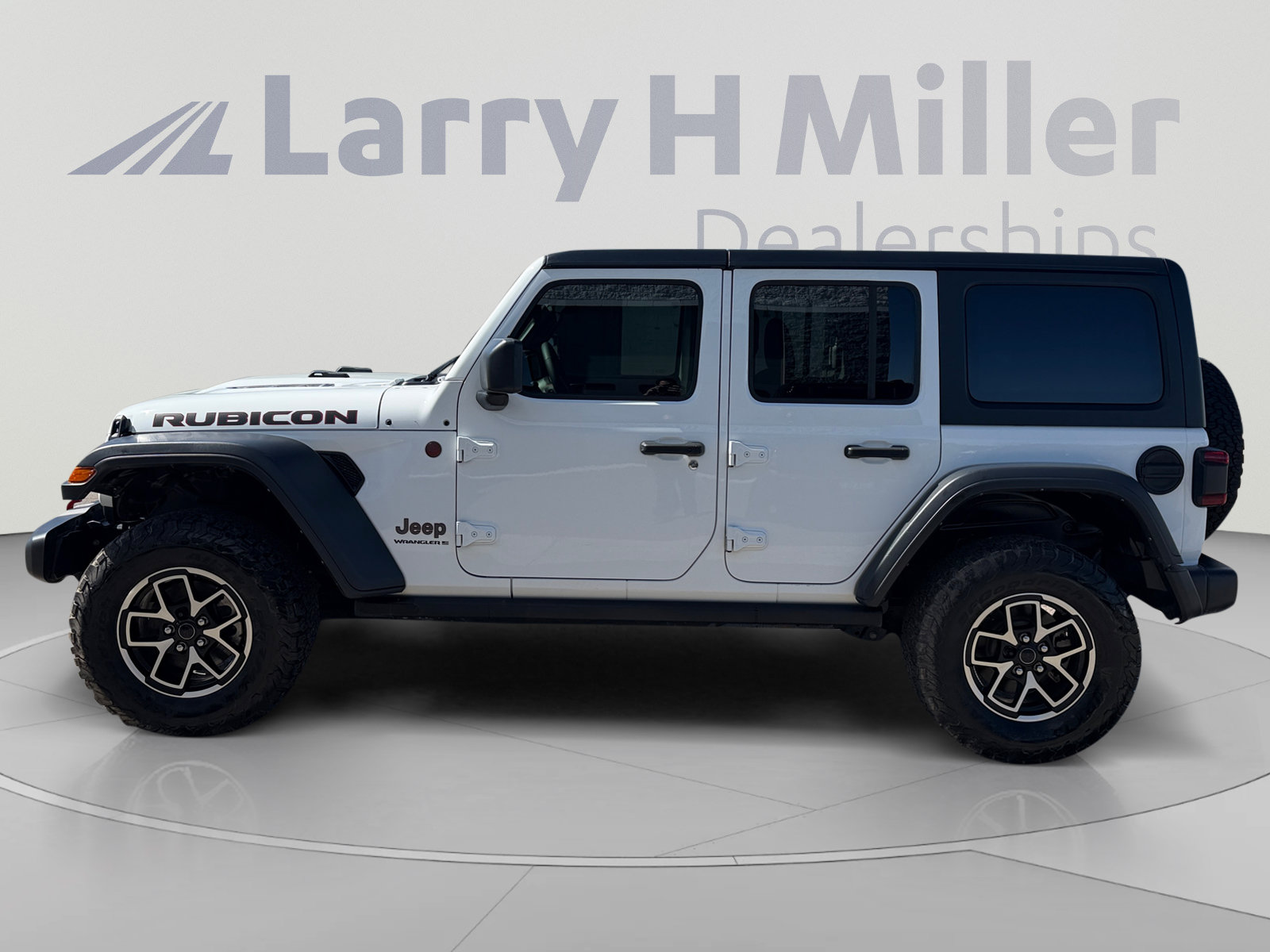 Used 2024 Jeep Wrangler Unlimited Rubicon AWD/4WD image 2