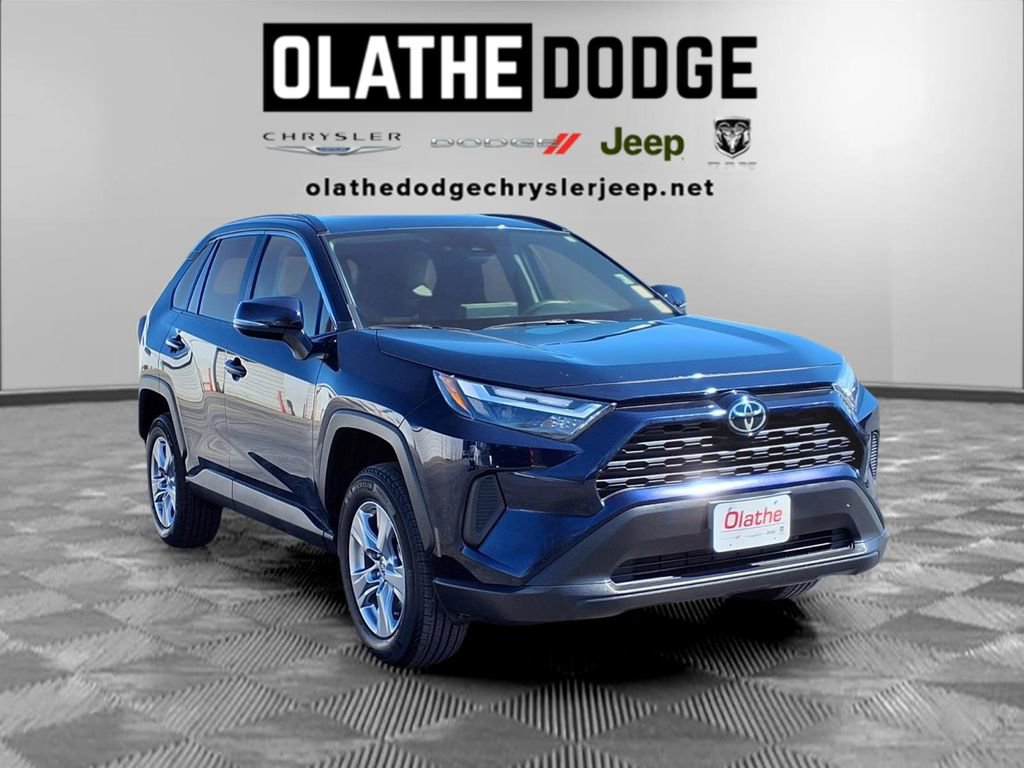 Used 2025 Toyota RAV4 XLE image 32