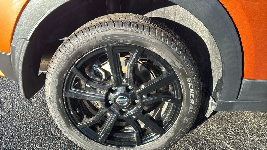 Used 2021 Nissan Kicks SR FWD image 8