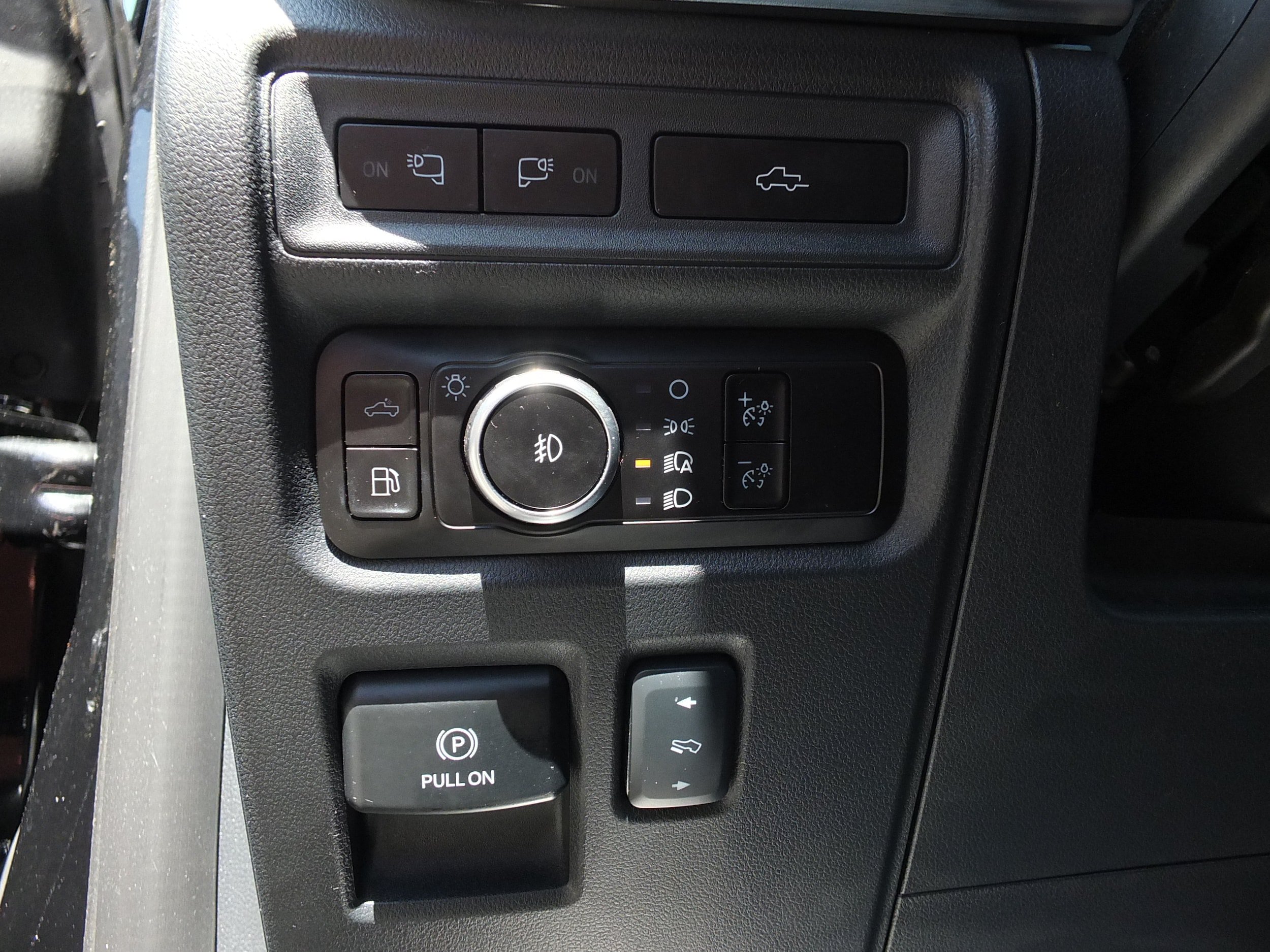 Used 2023 Ford F150 Lariat AWD/4WD image 19