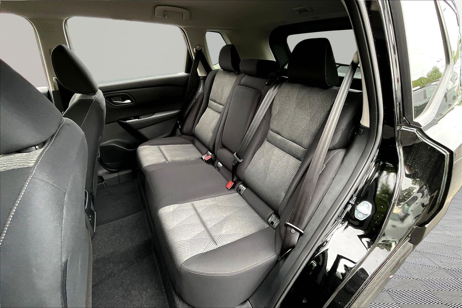 New 2026 Nissan Rogue SV AWD/4WD image 17