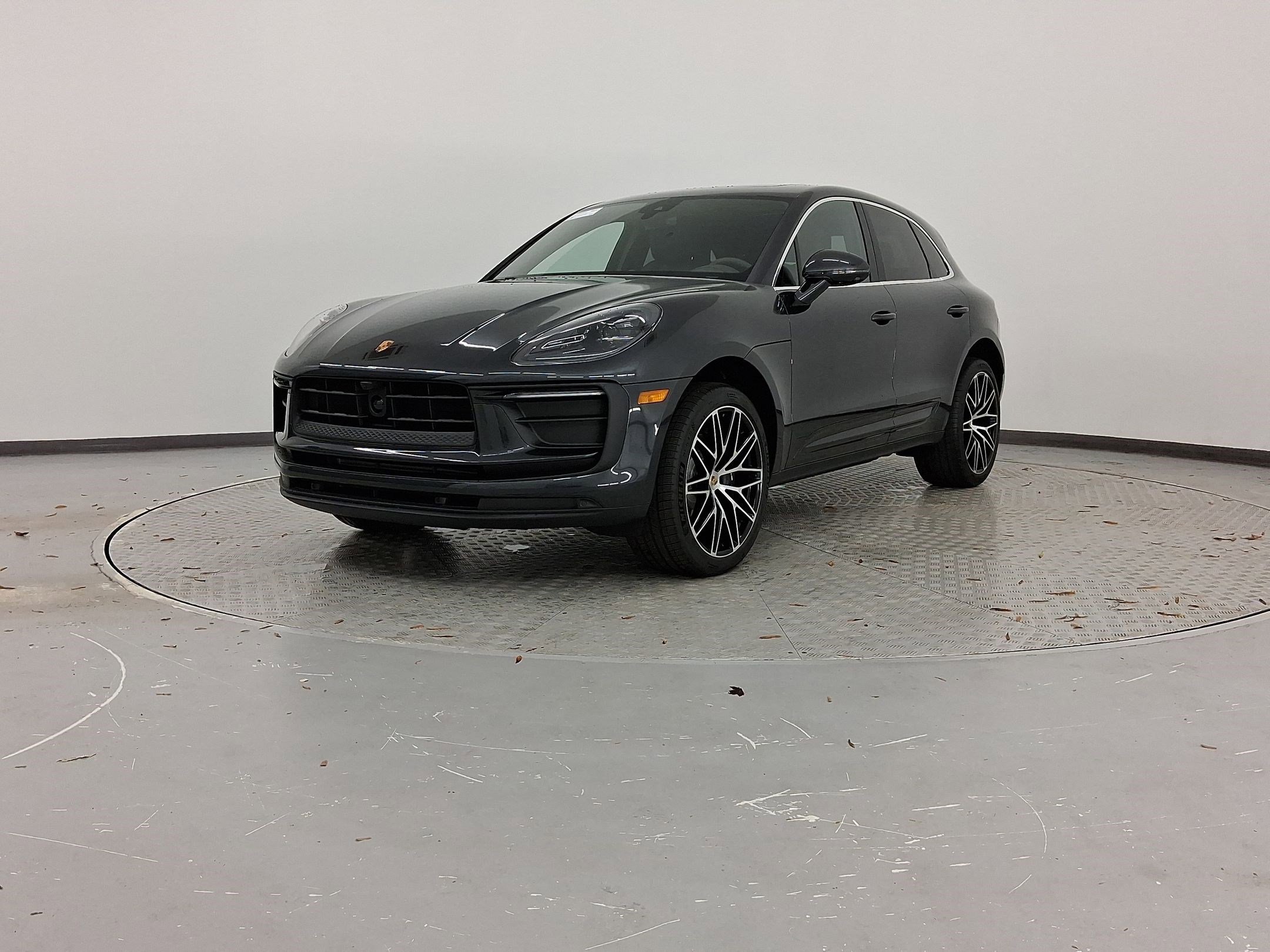 Used 2026 Porsche Macan AWD/4WD image 1