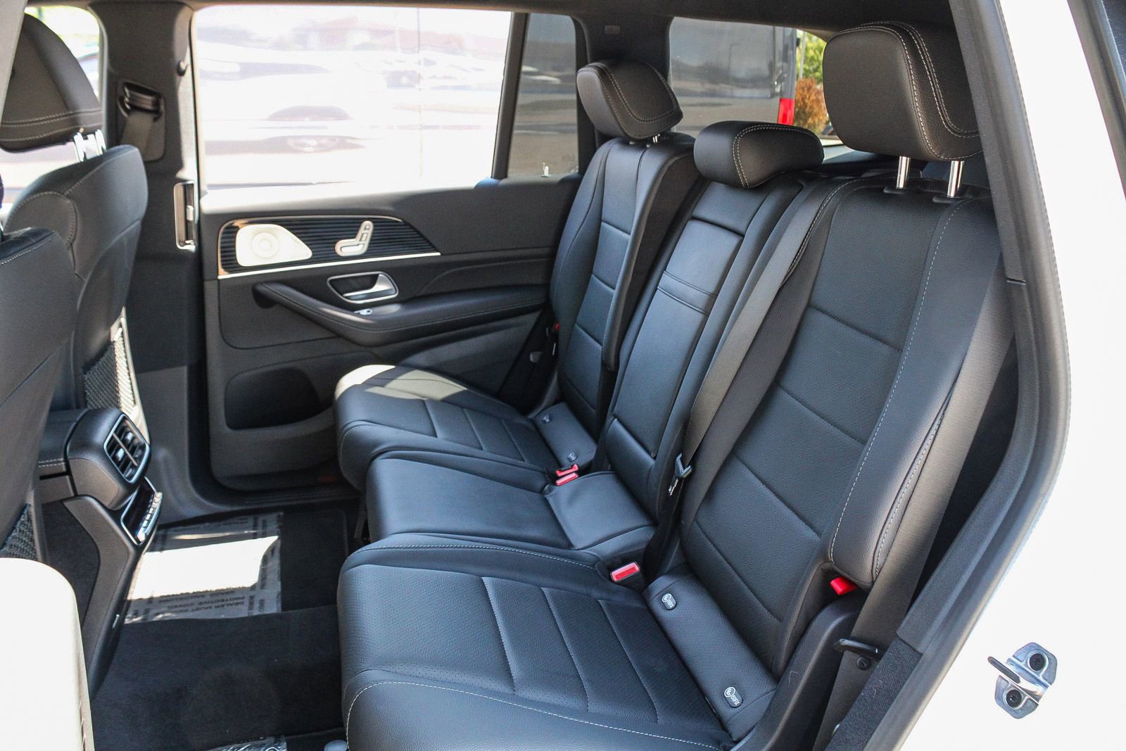 Certified 2024 Mercedes-Benz GLS 450 4MATIC image 21