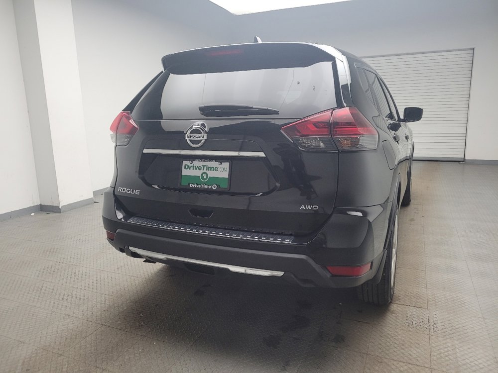 Used 2018 Nissan Rogue S AWD/4WD image 7
