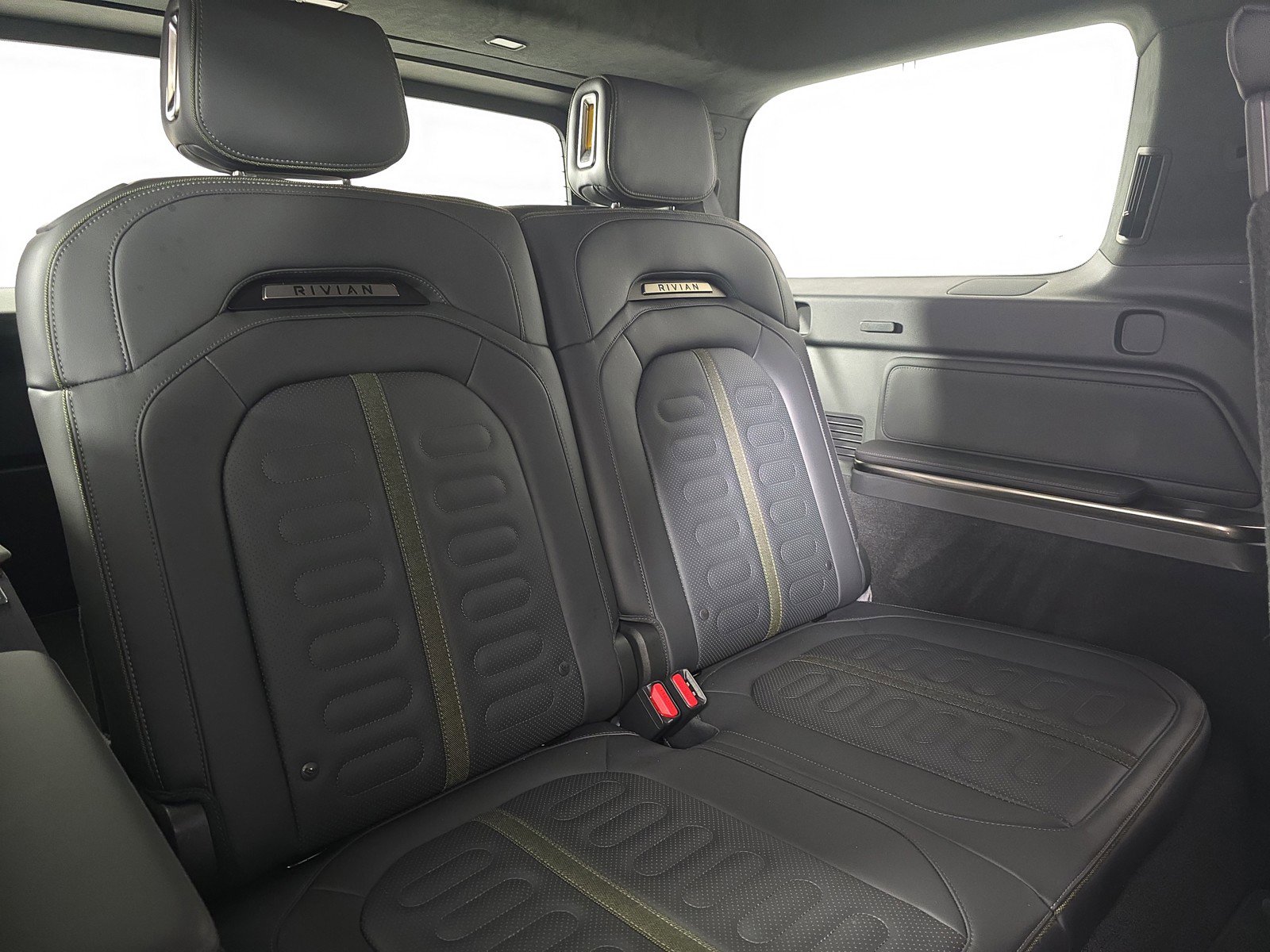 Used 2023 Rivian R1S Adventure AWD/4WD image 22
