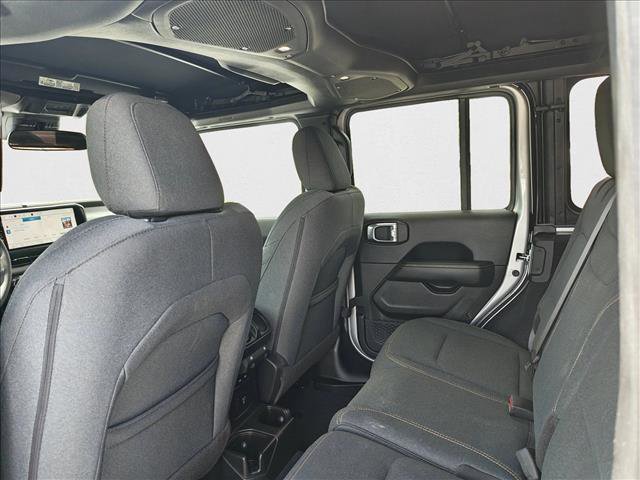 Used 2024 Jeep Wrangler Sahara image 19