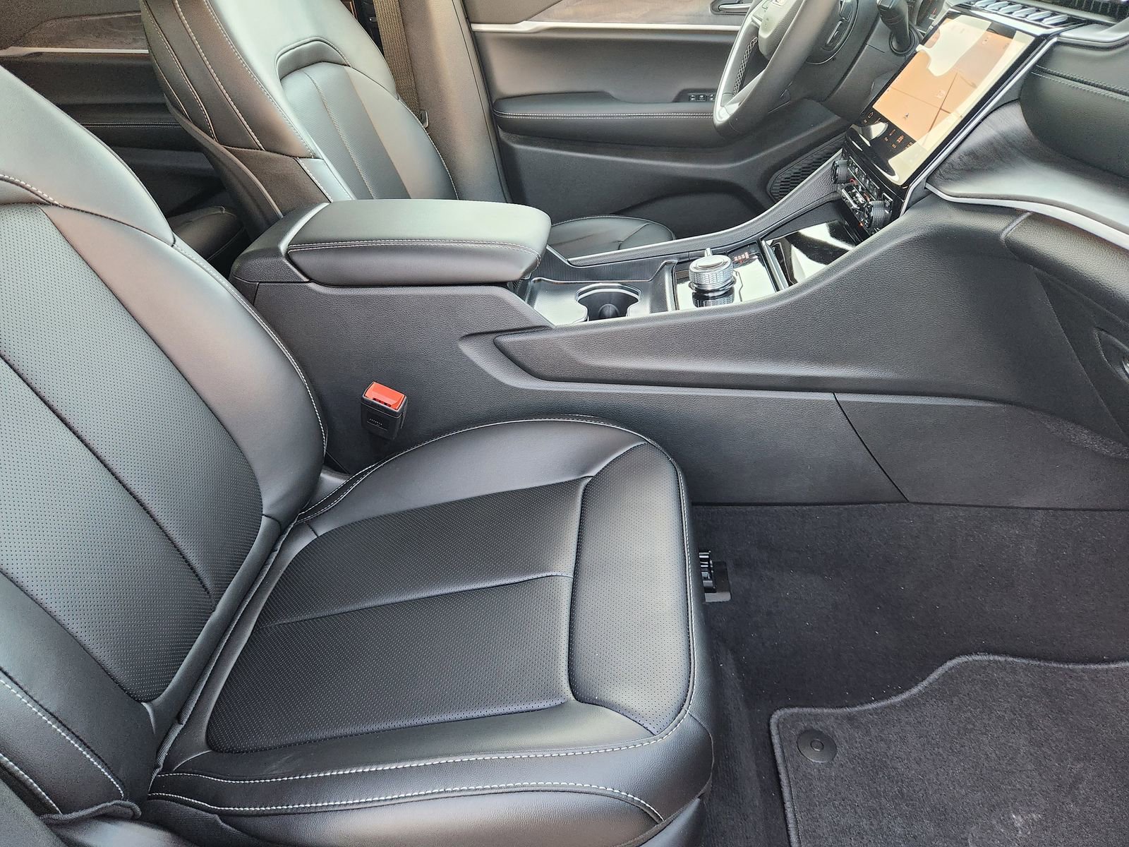 New 2025 Jeep Grand Cherokee L Limited w/ Luxury Tech Group II image 13