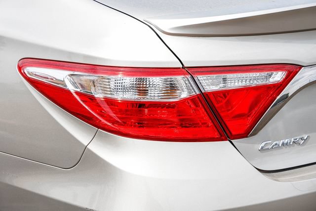 Used 2017 Toyota Camry SE FWD image 10