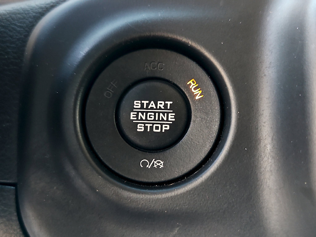 Used 2020 Jeep Wrangler Unlimited Rubicon w/ Dual Top Group AWD/4WD image 25