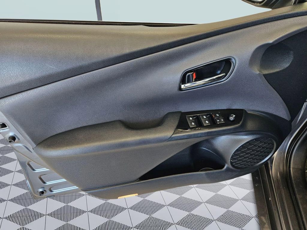 Used 2016 Toyota Prius Two image 10