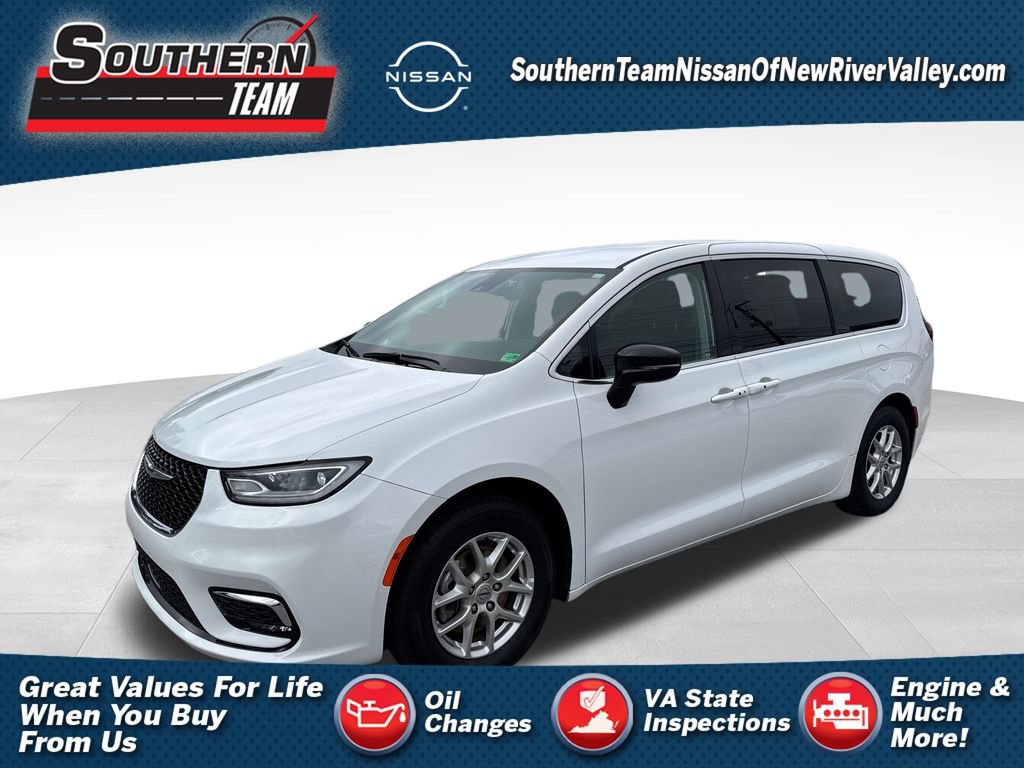Used 2024 Chrysler Pacifica Touring-L FWD image 1
