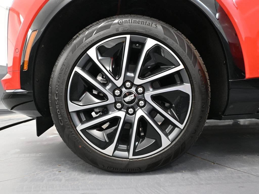 Used 2026 Cadillac Optiq Sport 1 w/ LPO, Floor Liner Package AWD/4WD image 17
