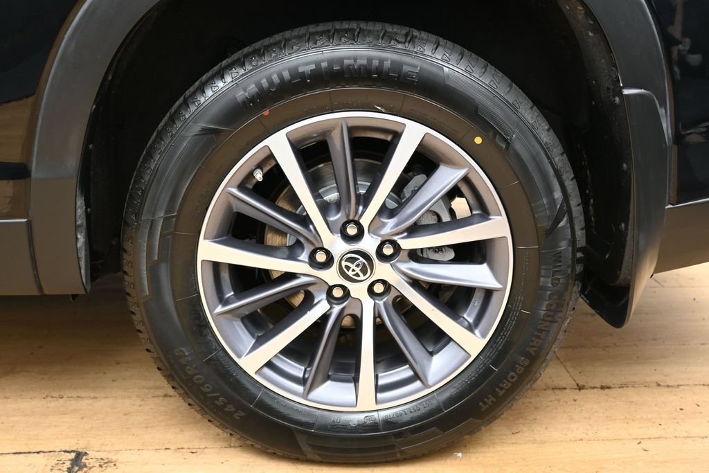 Used 2019 Toyota Highlander XLE AWD/4WD image 16