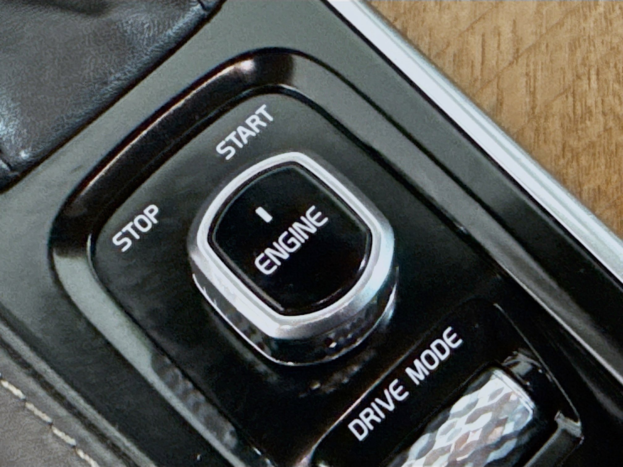 Used 2017 Volvo S90 T6 Inscription w/ Vision Package image 21