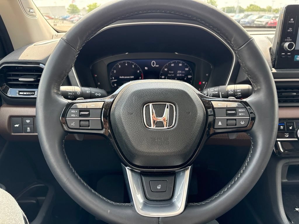 Used 2025 Honda Pilot Elite image 23