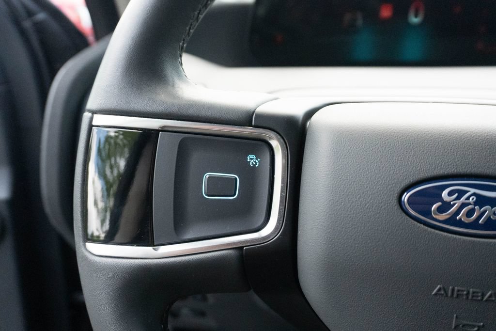 Used 2025 Ford Expedition Active RWD image 26
