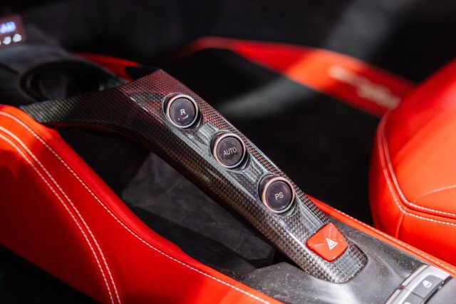 Used 2018 Ferrari 488 Spider image 38