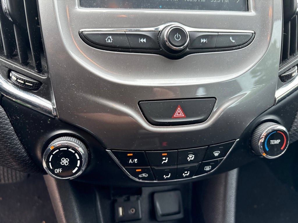 Used 2018 Chevrolet Cruze LT FWD image 16