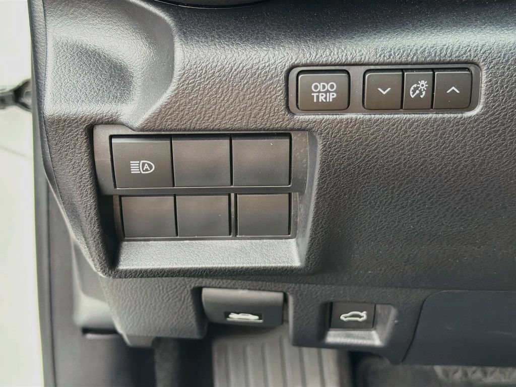 Used 2024 Lexus IS 300 w/ Comfort Package RWD image 17
