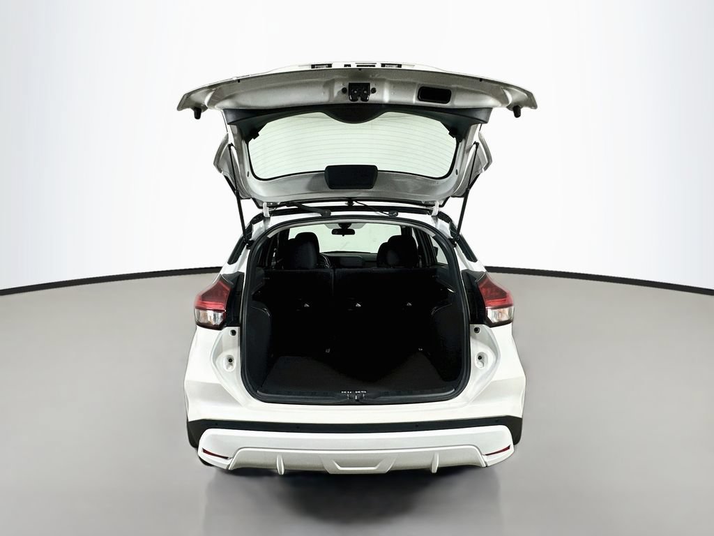 Used 2023 Nissan Kicks SR FWD image 35
