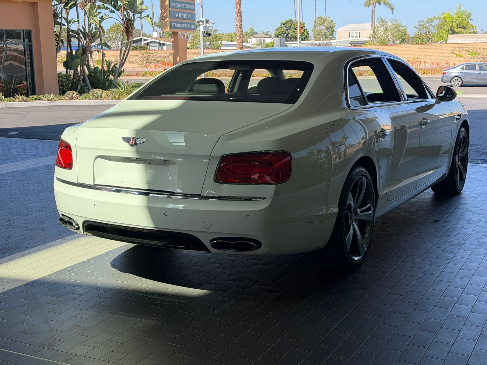Certified 2018 Bentley Flying Spur S V8 AWD/4WD image 4