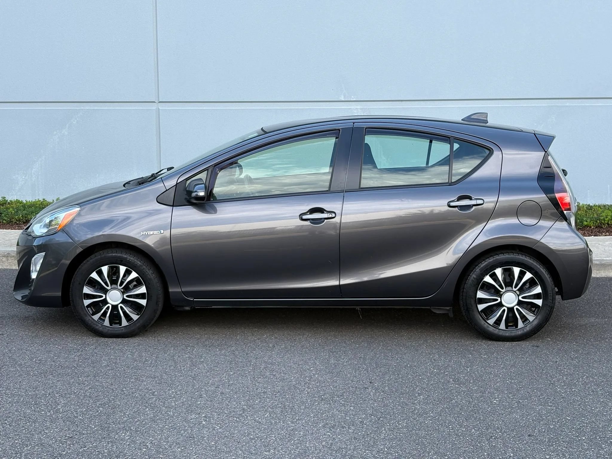 Used 2016 Toyota Prius C Two FWD image 3