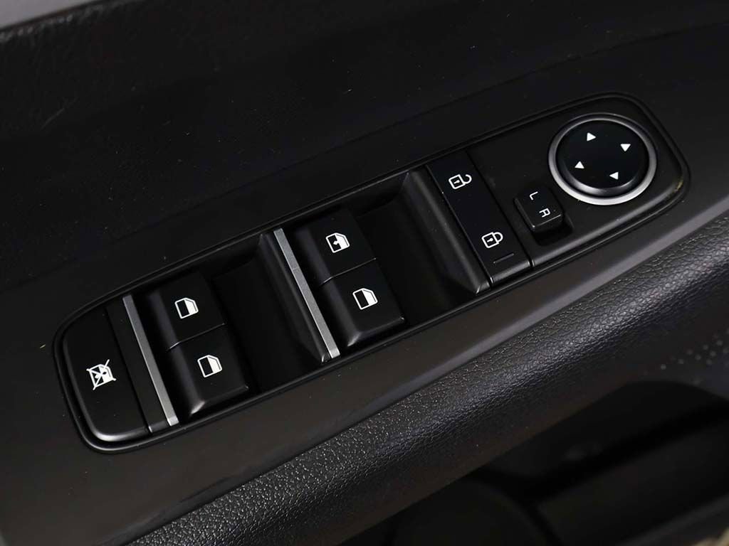 Used 2023 Kia Forte LXS image 33