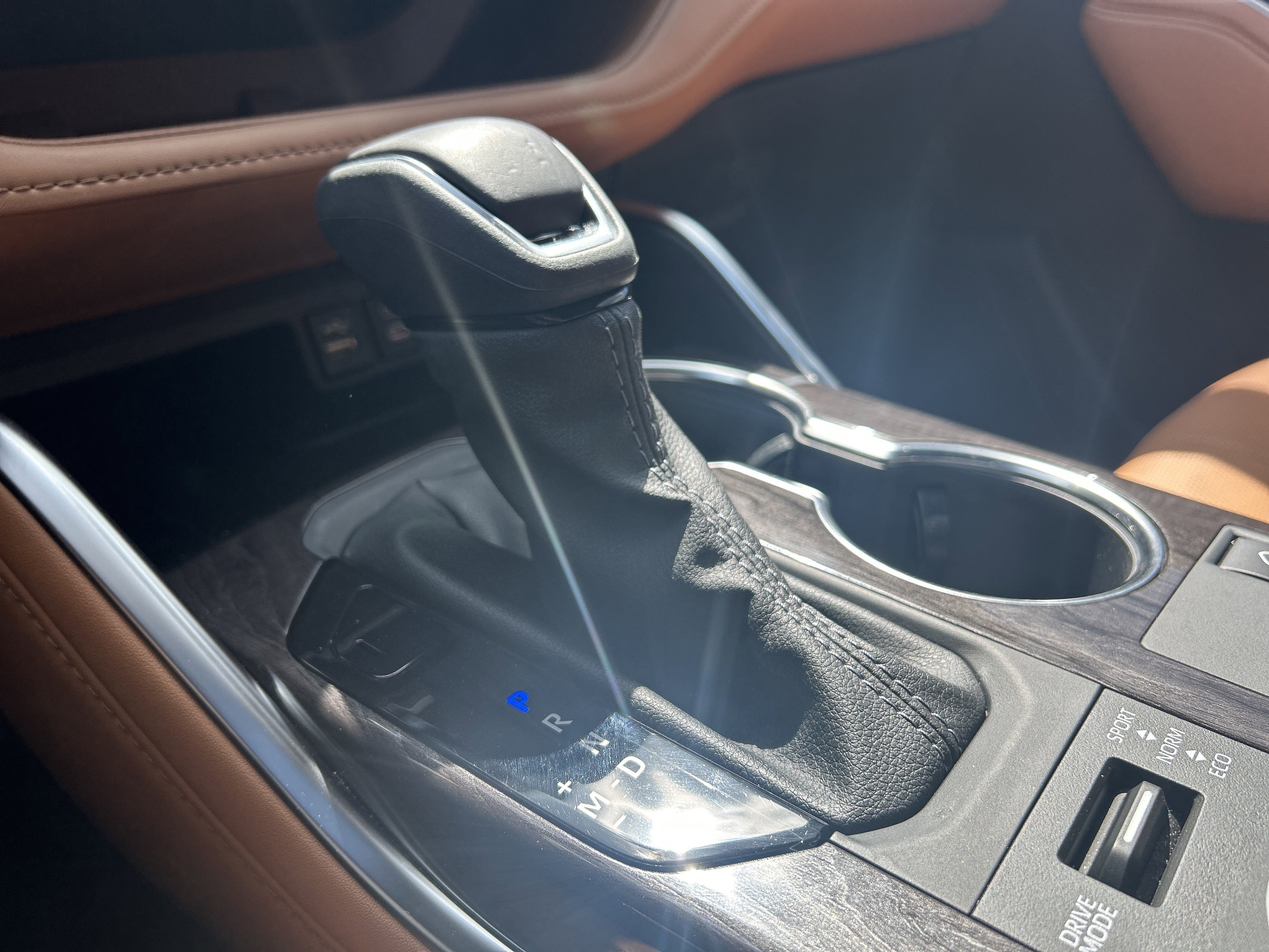 Used 2025 Toyota Highlander Platinum image 16