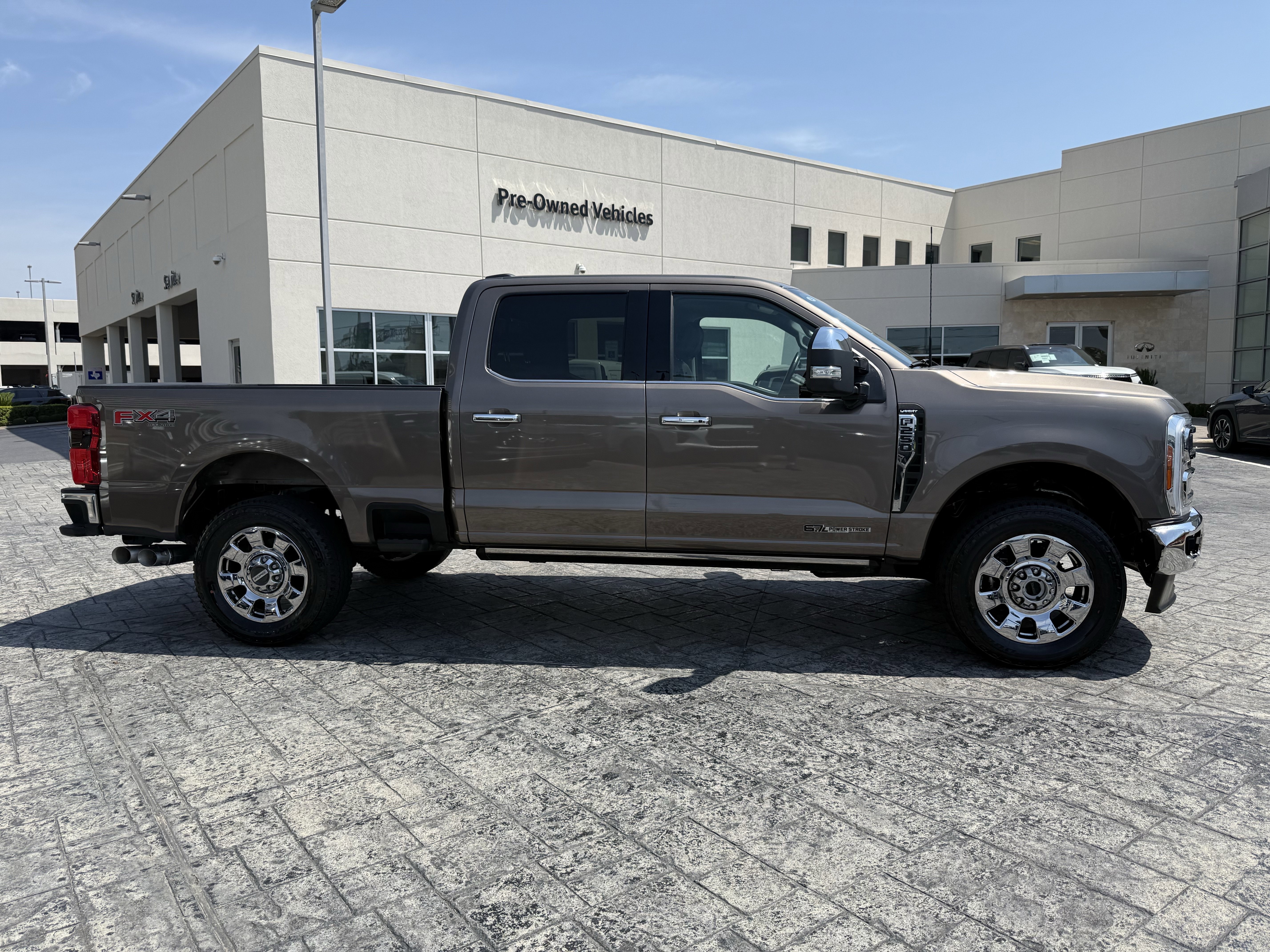 Used 2023 Ford F250 Lariat w/ Lariat Ultimate Package AWD/4WD image 9