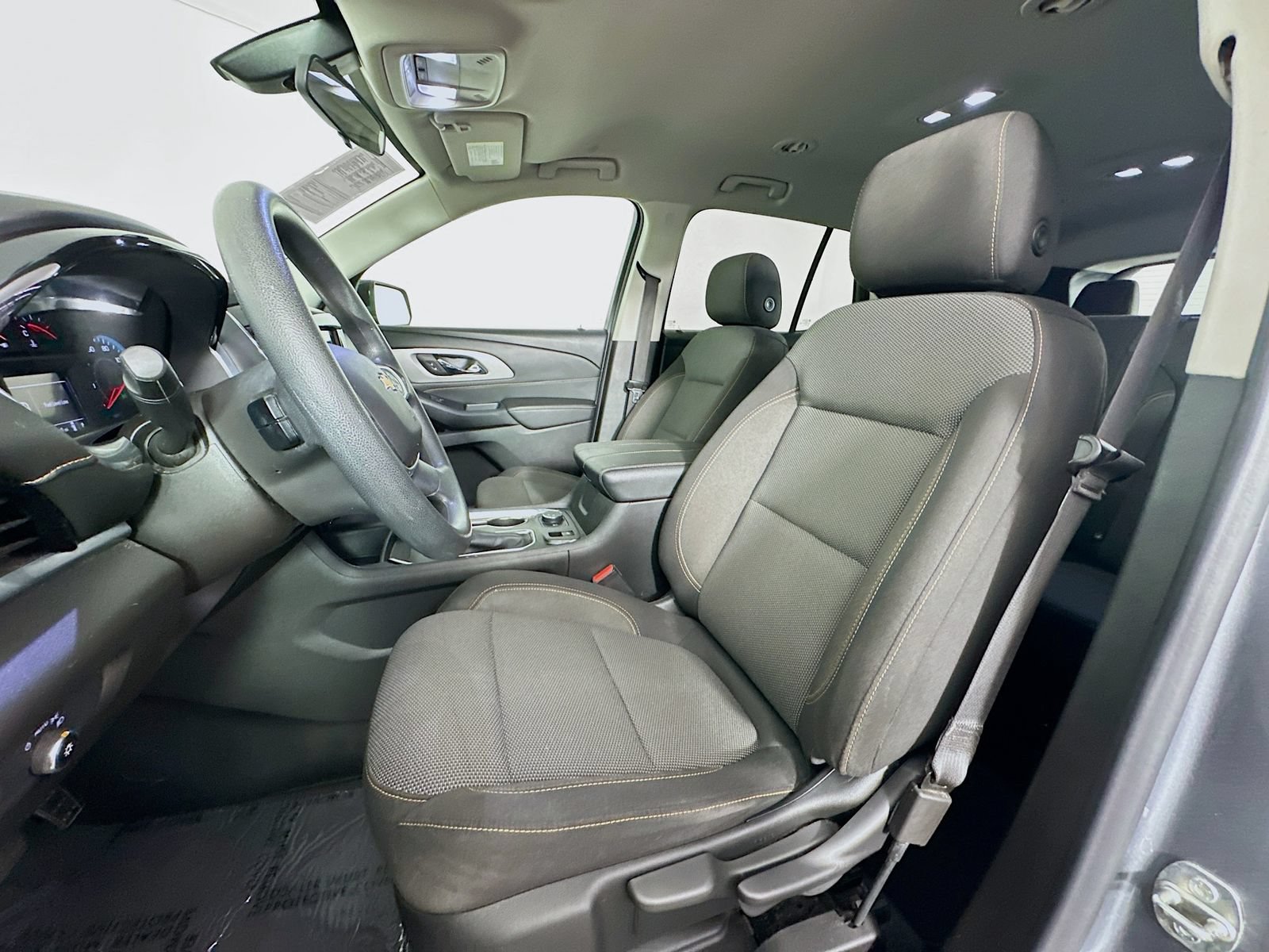 Used 2021 Chevrolet Traverse LS AWD/4WD image 21