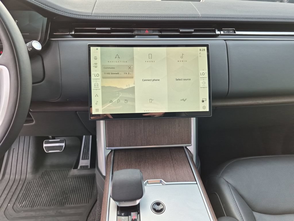 Used 2024 Land Rover Range Rover Long Wheelbase SE AWD/4WD image 24
