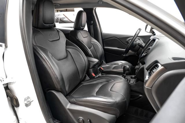 Used 2019 Jeep Cherokee Limited w/ Luxury Group AWD/4WD image 36