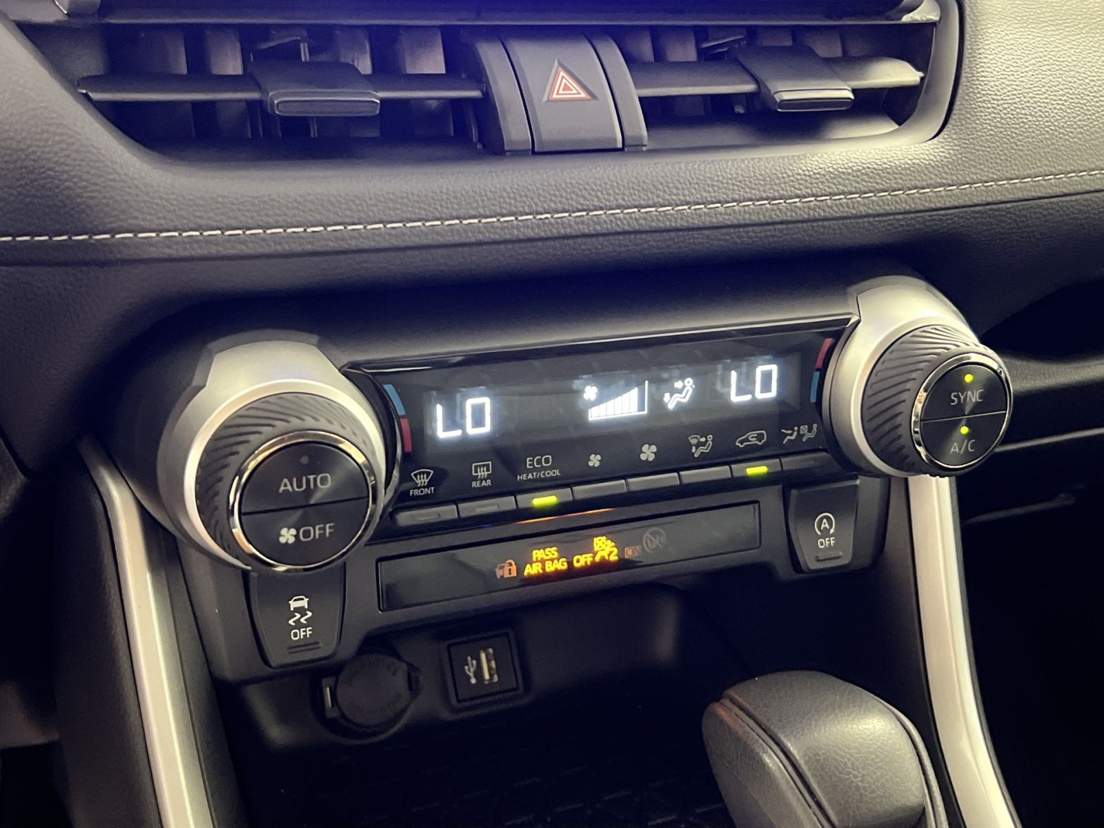 Used 2024 Toyota RAV4 XLE AWD/4WD image 21