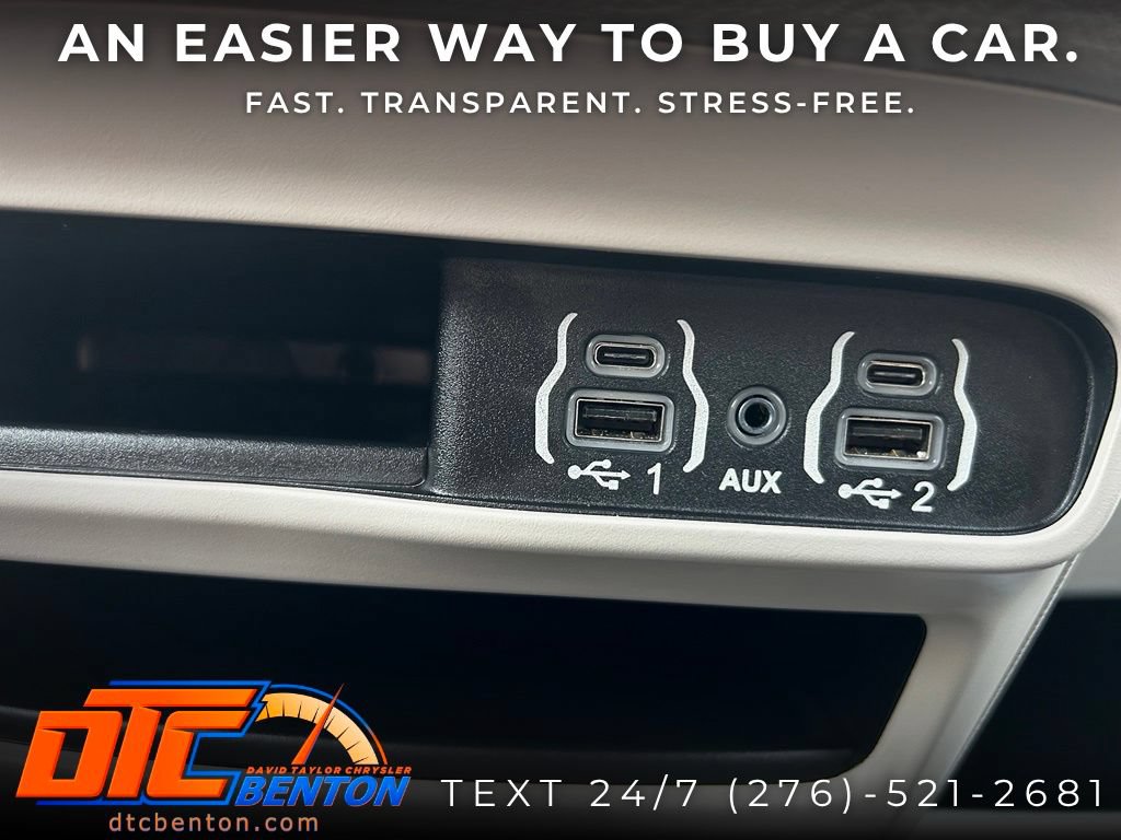 Used 2023 Chrysler Pacifica Touring-L AWD/4WD image 20