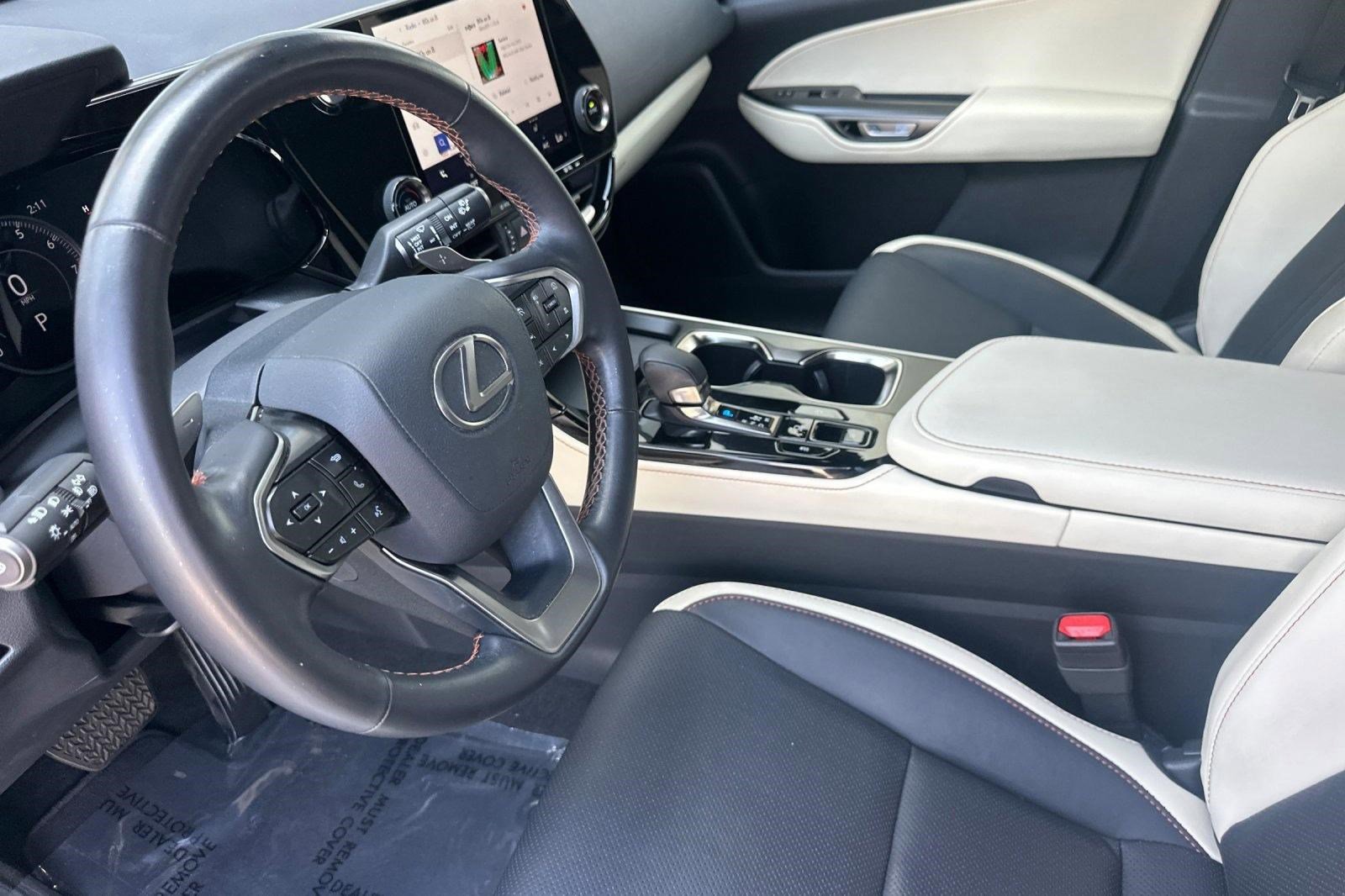 Certified 2024 Lexus NX 250 FWD image 4