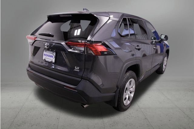 Used 2023 Toyota RAV4 LE AWD/4WD image 5