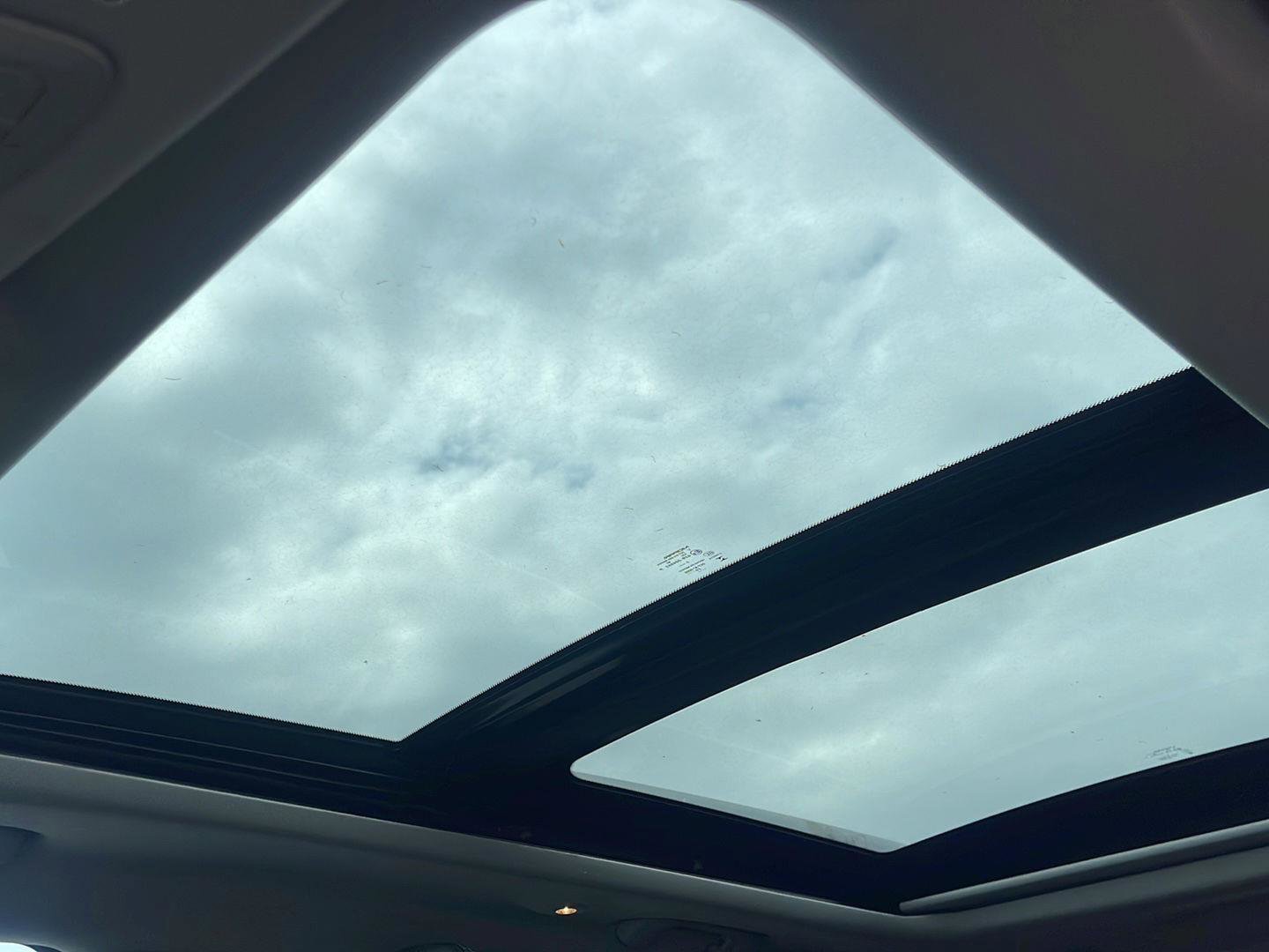 Used 2021 Jeep Cherokee Limited w/ Elite Package image 23