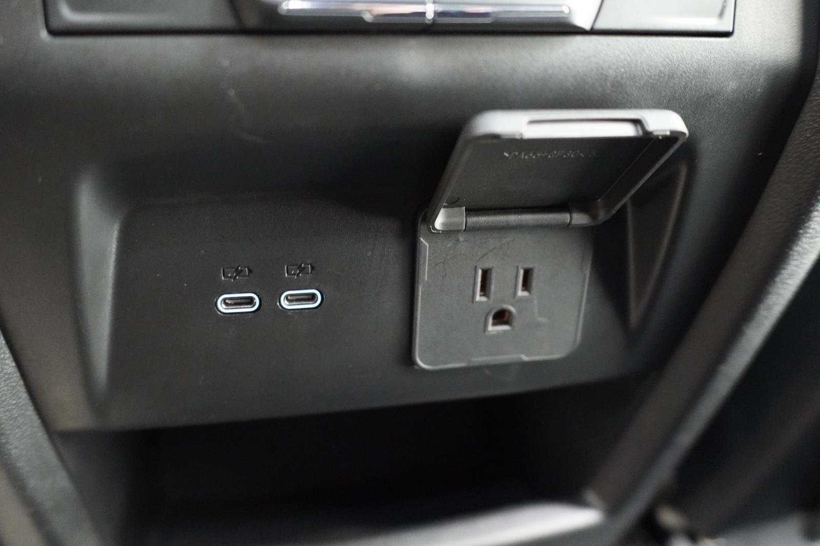 Used 2024 Chevrolet Traverse LT w/ Midnight/Sport Edition image 40