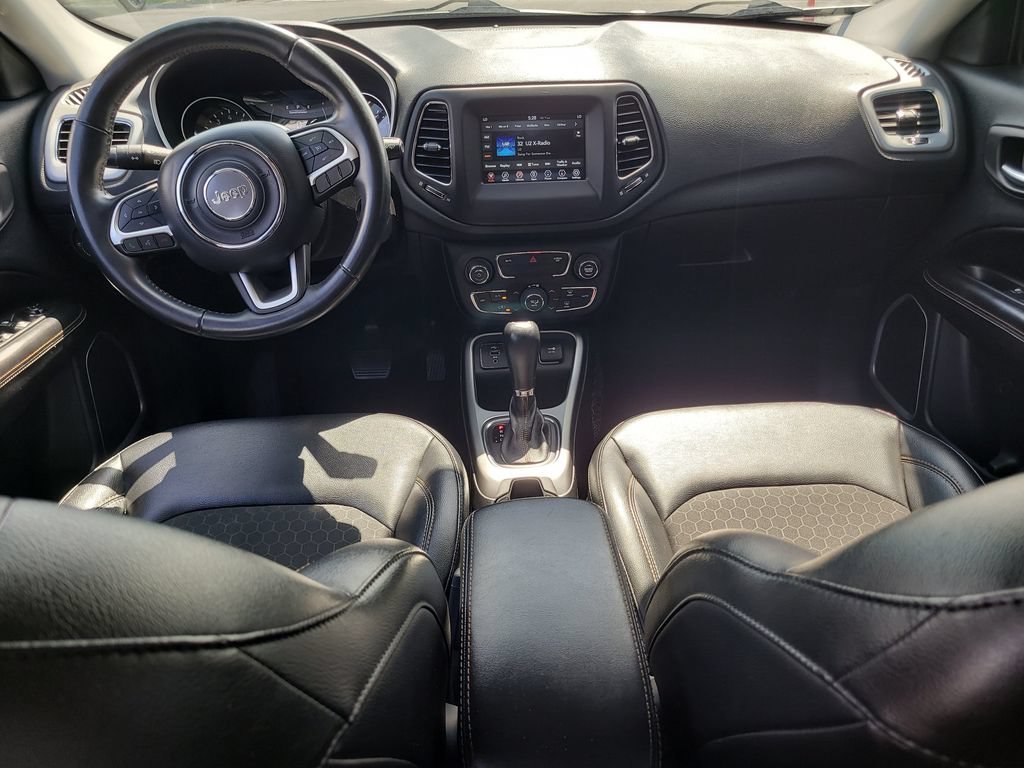 Used 2019 Jeep Compass Latitude FWD image 13