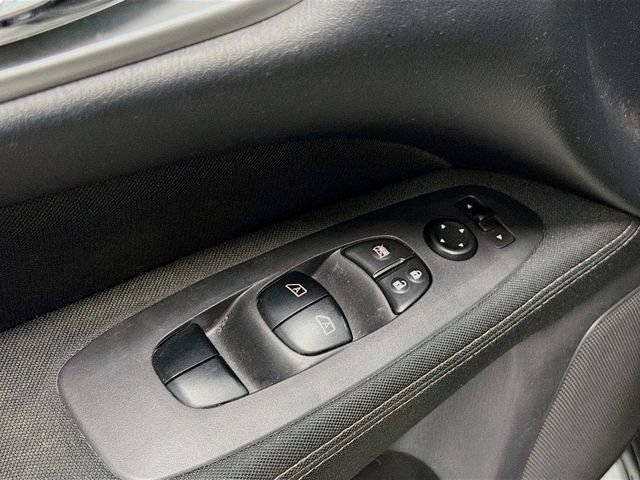 Used 2017 Nissan Pathfinder SV image 17
