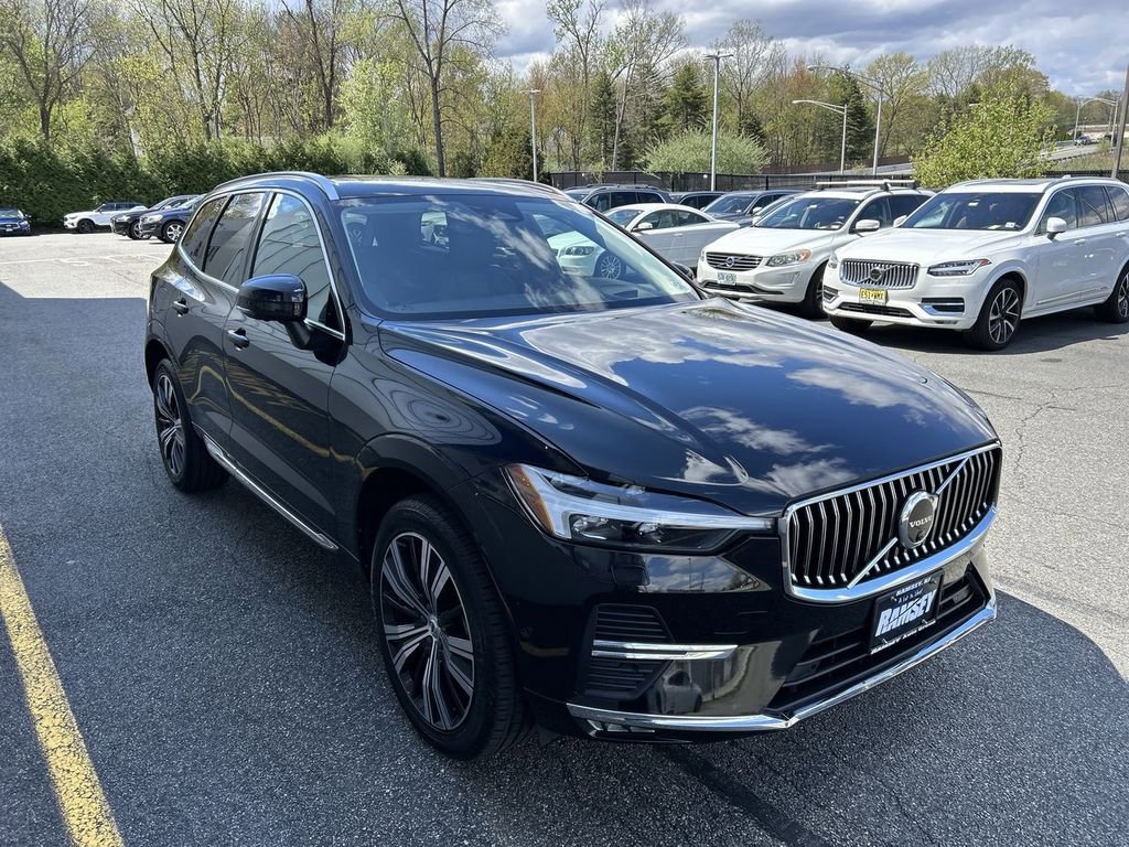 Certified 2022 Volvo XC60 B5 Inscription w/ Advanced Package AWD/4WD image 2