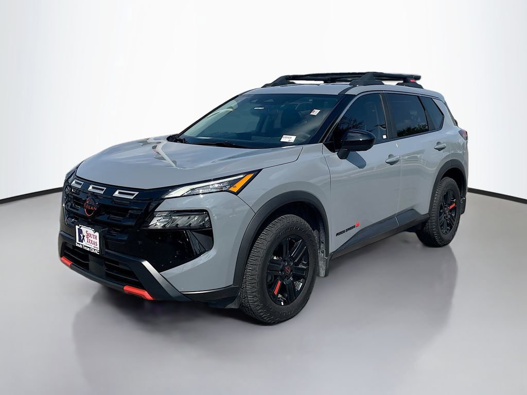 Used 2025 Nissan Rogue SV AWD/4WD image 3