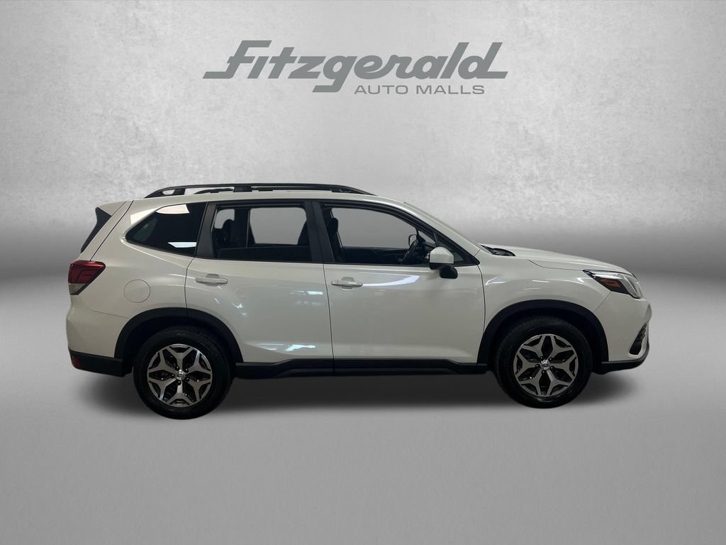 Used 2023 Subaru Forester Premium AWD/4WD image 7