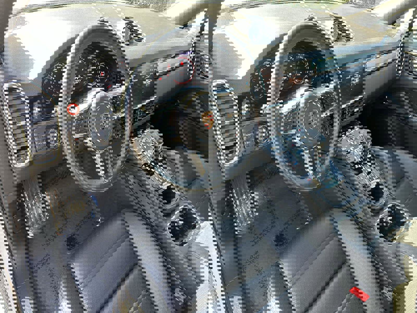 Used 2023 Porsche Cayenne Platinum Edition image 2