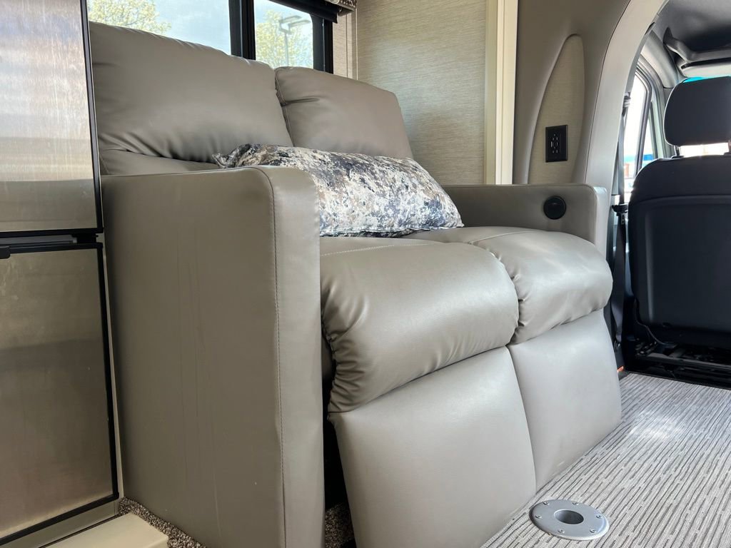 Used 2020 Mercedes-Benz Sprinter 3500 image 19