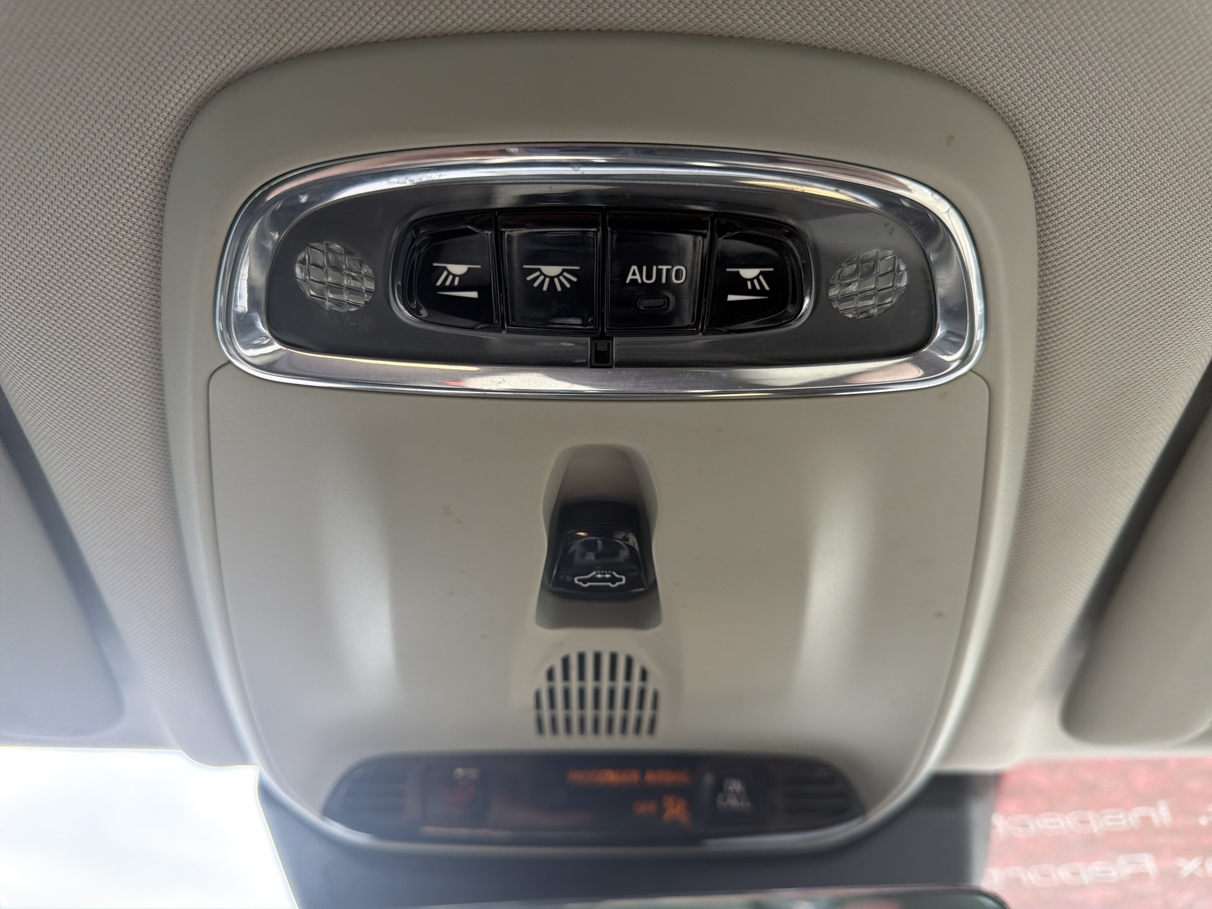 Used 2019 Volvo XC60 T5 Momentum w/ Premium Package FWD image 29